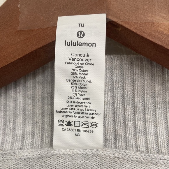 Lululemon Forward Flow Poncho
Heathered Core Ultra Light Grey (Second Release) - Picture 5 of 10